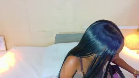 Snapshot of shamira_moore chatting on April 29, 9:43 pm Catalina online show from April 29, 9:43 pm