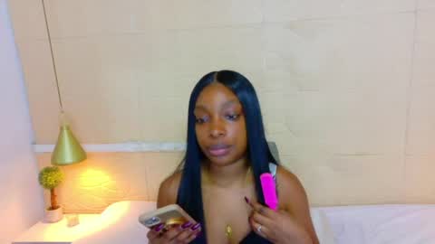 Snapshot of shamira_moore chatting on May 1, 8:13 pm Catalina online show from May 1, 8:13 pm