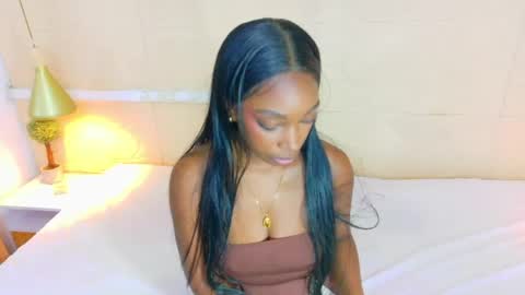 Snapshot of shamira_moore chatting on May 16, 7:23 pm Catalina online show from May 16, 7:23 pm