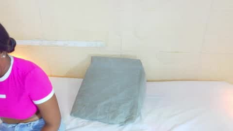 Snapshot of shamira_moore chatting on June 2, 8:44 pm Catalina online show from June 2, 8:44 pm