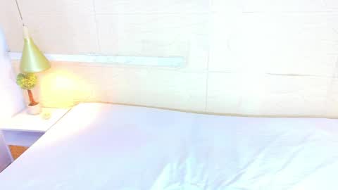 Snapshot of shamira_moore chatting on June 6, 9:41 pm Catalina online show from June 6, 9:41 pm