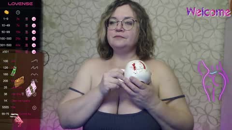 Snapshot of shamrock_069 chatting on February 9, 12:06 am shamrock_069 online show from February 9, 12:06 am