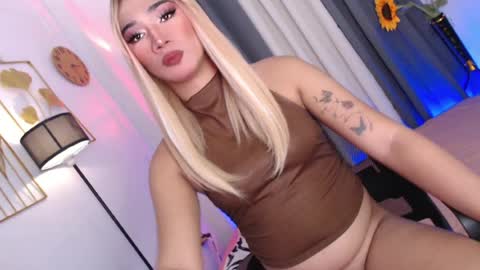 Snapshot of shane_hugexx chatting on July 22, 2:03 am MISS SHANE online show from July 22, 2:03 am