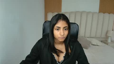 shanelle online show from April 25, 12:08 pm