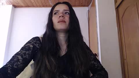 shanel_lozano online show from February 14, 6:15 pm