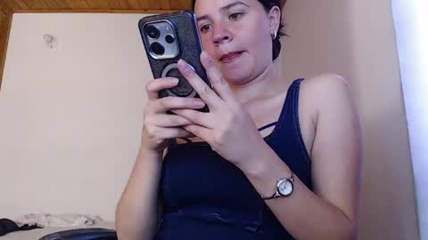 Snapshot of shanel_lozano chatting on May 24, 4:23 pm shanel_lozano online show from May 24, 4:23 pm