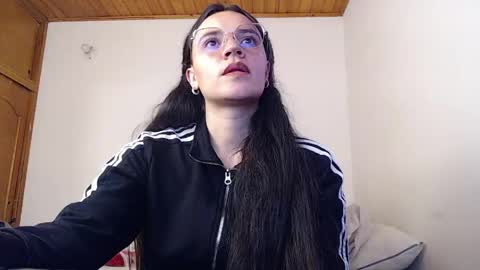 Snapshot of shanel_lozano chatting on June 4, 5:30 pm shanel_lozano online show from June 4, 5:30 pm