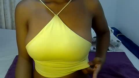 Snapshot of shanell_kiss chatting on June 10, 12:33 am shanell kiss online show from June 10, 12:33 am