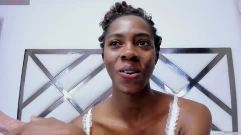 Snapshot of shanelle7 chatting on November 18, 5:17 pm shanelle7 online show from November 18, 5:17 pm