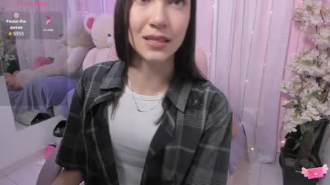 Shanelle online show from June 7, 8:23 pm