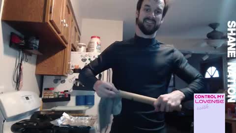 Snapshot of shanestickrod chatting on February 18, 11:11 pm shanestickrod online show from February 18, 11:11 pm