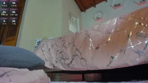 Shana online show from December 15, 2:21 pm