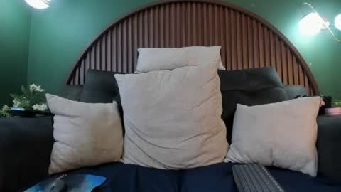 shannel__queen online show from June 17, 9:27 pm