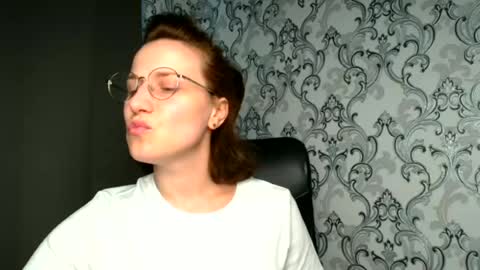 Shannen online show from June 15, 11:23 am