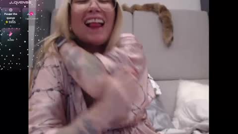 Shannon07 online show from October 15, 4:01 am