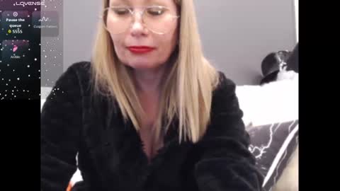 Snapshot of shannon07 chatting on January 6, 4:16 am Shannon07 online show from January 6, 4:16 am