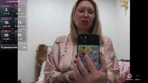 Snapshot of shannon07 chatting on February 26, 11:26 pm Shannon07 online show from February 26, 11:26 pm