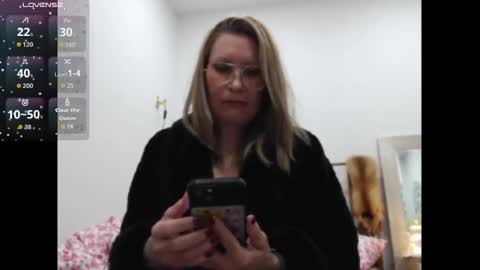 Snapshot of shannon07 chatting on March 19, 3:10 am Shannon07 online show from March 19, 3:10 am