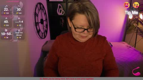 Snapshot of shannonshine chatting on April 11, 5:12 am Shannon online show from April 11, 5:12 am