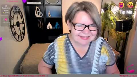 Snapshot of shannonshine chatting on May 13, 5:05 am Shannon online show from May 13, 5:05 am
