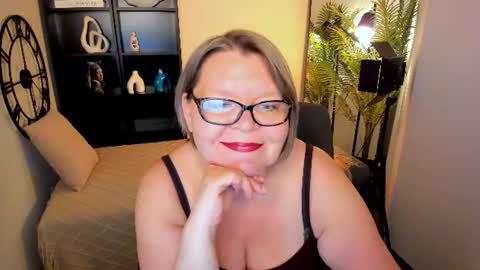 Shannon online show from June 18, 1:37 pm