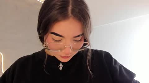 Snapshot of shanntal__ chatting on February 25, 7:23 pm Shanntal online show from February 25, 7:23 pm