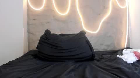 Snapshot of shanntal__ chatting on March 11, 7:53 pm Shanntal online show from March 11, 7:53 pm