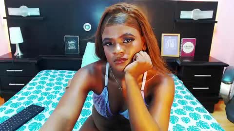 Snapshot of shannysweett chatting on April 26, 1:25 am shannysweett online show from April 26, 1:25 am