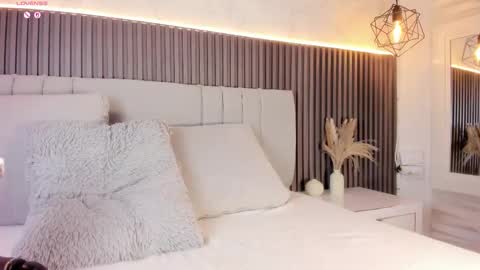 SHANON online show from November 7, 7:36 pm