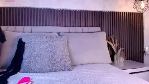 SHANON online show from February 6, 7:17 pm