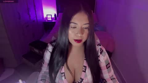 Snapshot of shanonn_diprima_ chatting on May 14, 5:25 am Cami Ortiz independent model online show from May 14, 5:25 am