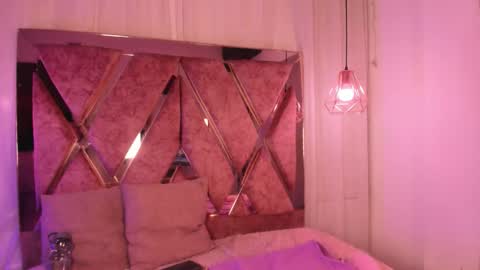 shantal online show from February 9, 7:18 pm