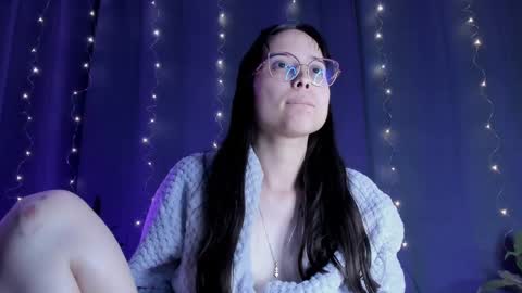 Snapshot of shantalcerezo chatting on January 3, 9:57 pm Cat-FOLLOWME and we talk IGshantal cerezo online show from January 3, 9:57 pm