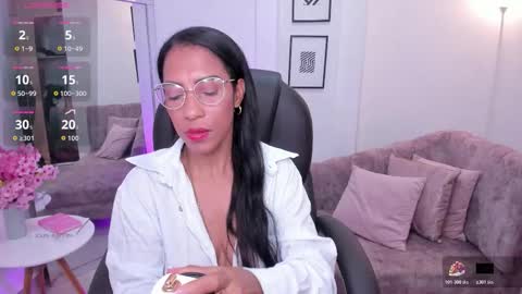 Snapshot of shantall_wills chatting on November 14, 7:45 pm Shantall wills online show from November 14, 7:45 pm