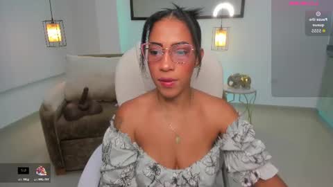 Snapshot of shantall_wills chatting on July 10, 11:02 am Shantall wills online show from July 10, 11:02 am