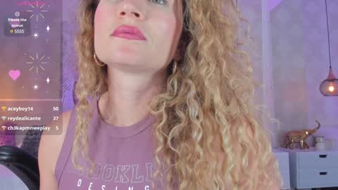 Snapshot of shantalll__ chatting on January 14, 5:12 pm Shantal online show from January 14, 5:12 pm