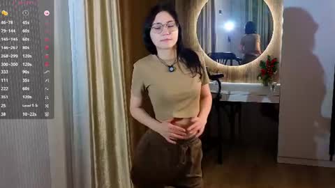Snapshot of shantellelumukanda chatting on June 16, 4:09 pm Renata online show from June 16, 4:09 pm