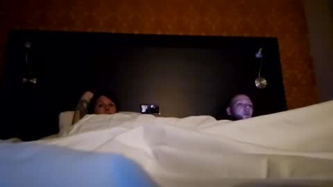 Snapshot of shanyozza chatting on June 15, 3:09 am naughtyfuckcouple online show from June 15, 3:09 am