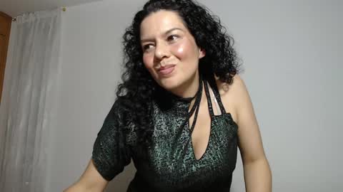 sharickleon11 online show from December 11, 12:02 am