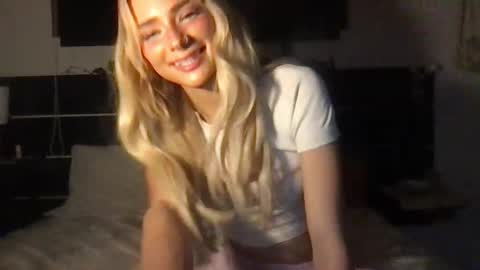 Snapshot of shariisweet chatting on September 27, 4:12 pm shariisweet online show from September 27, 4:12 pm