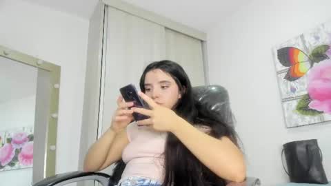 Snapshot of sharit_xx chatting on June 11, 9:13 pm sharit_xx online show from June 11, 9:13 pm