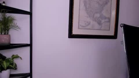 Snapshot of sharl0t chatting on March 19, 12:20 pm Sharlot online show from March 19, 12:20 pm