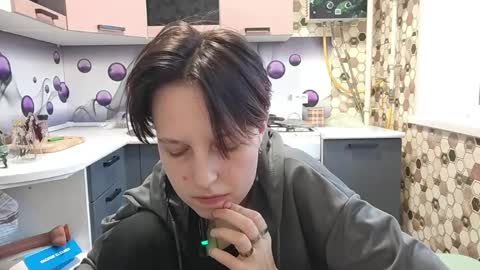 Sara online show from June 8, 5:02 pm