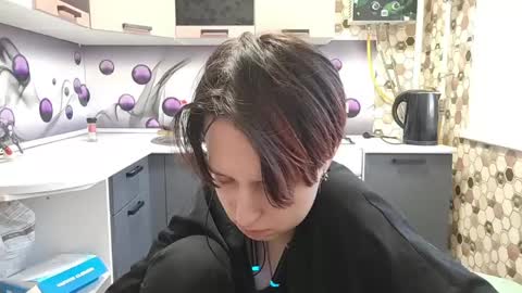 Sara online show from June 10, 5:12 pm