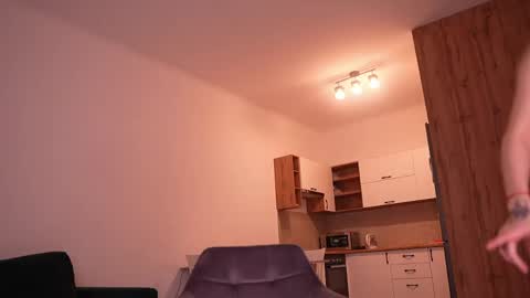 Snapshot of sharlin_13 chatting on April 23, 2:46 am Sharlin online show from April 23, 2:46 am