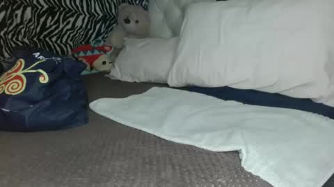 Snapshot of sharlot03 chatting on March 10, 11:10 am sharlot03 online show from March 10, 11:10 am