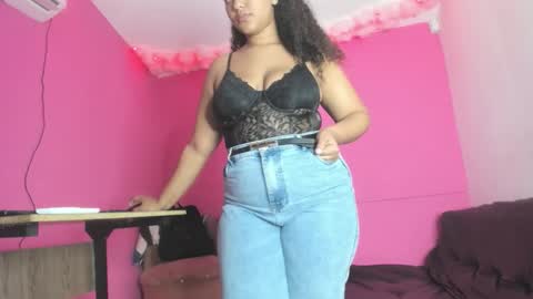 Snapshot of sharlot_evans_ chatting on November 18, 11:58 am Sharlot online show from November 18, 11:58 am