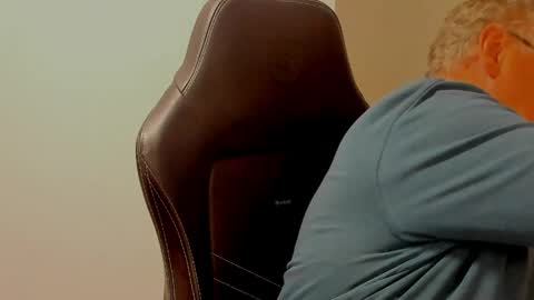 Snapshot of sharlots_pet chatting on May 11, 10:21 am sharlots_pet online show from May 11, 10:21 am