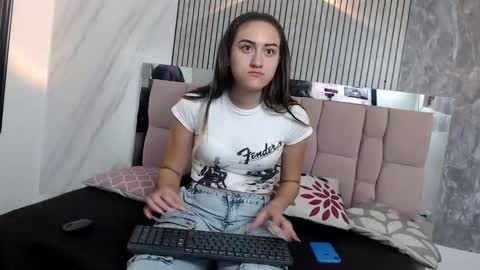 Sara online show from December 15, 11:36 am