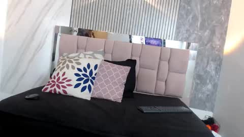 Sara online show from February 4, 12:33 pm